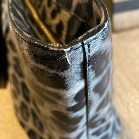 ❗️SOLD❗️🎉HP🎉 Kate Spade Tote Bag - Picture 8 of 11